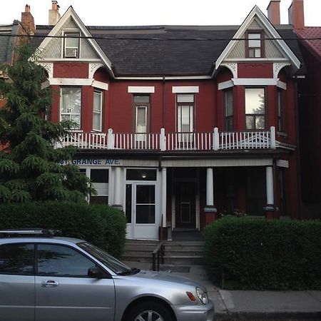 Chinatown Travellers Home Toronto Bagian luar foto